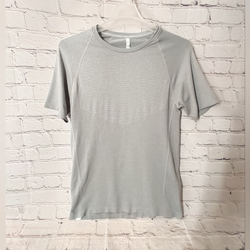 Ten Thousand Field Test Grey Shirt Athletic Gym Medium Grey